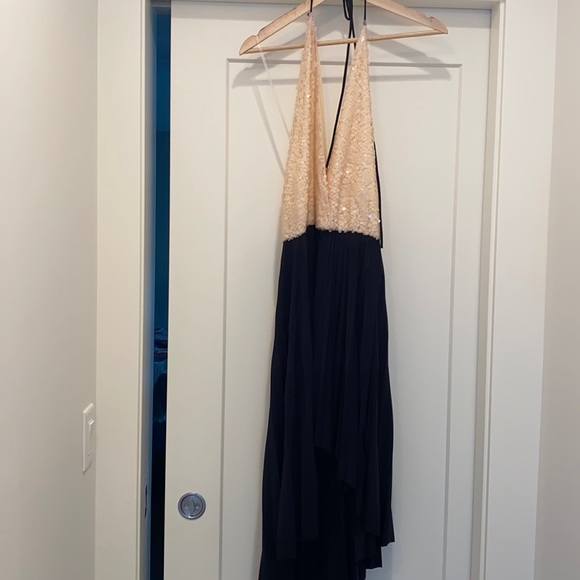 Sequin low back dress - Picture 4 of 7